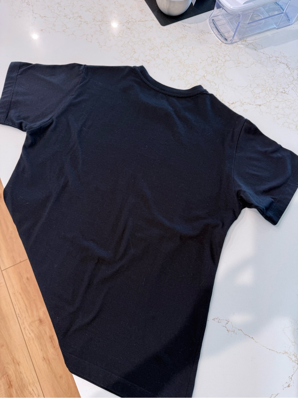 Louis Vuitton Women’s Black Icons t-shirt.  Spring/summer ‘21 collection - Picture 3 of 3